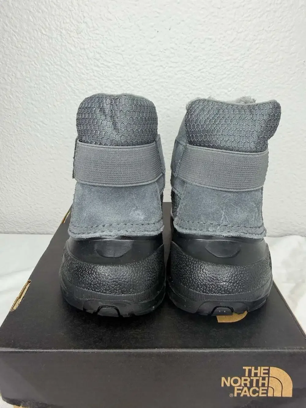 The North Face Toddler Alpenglow II Boots Size 4 TNF Black Zinc Grey
